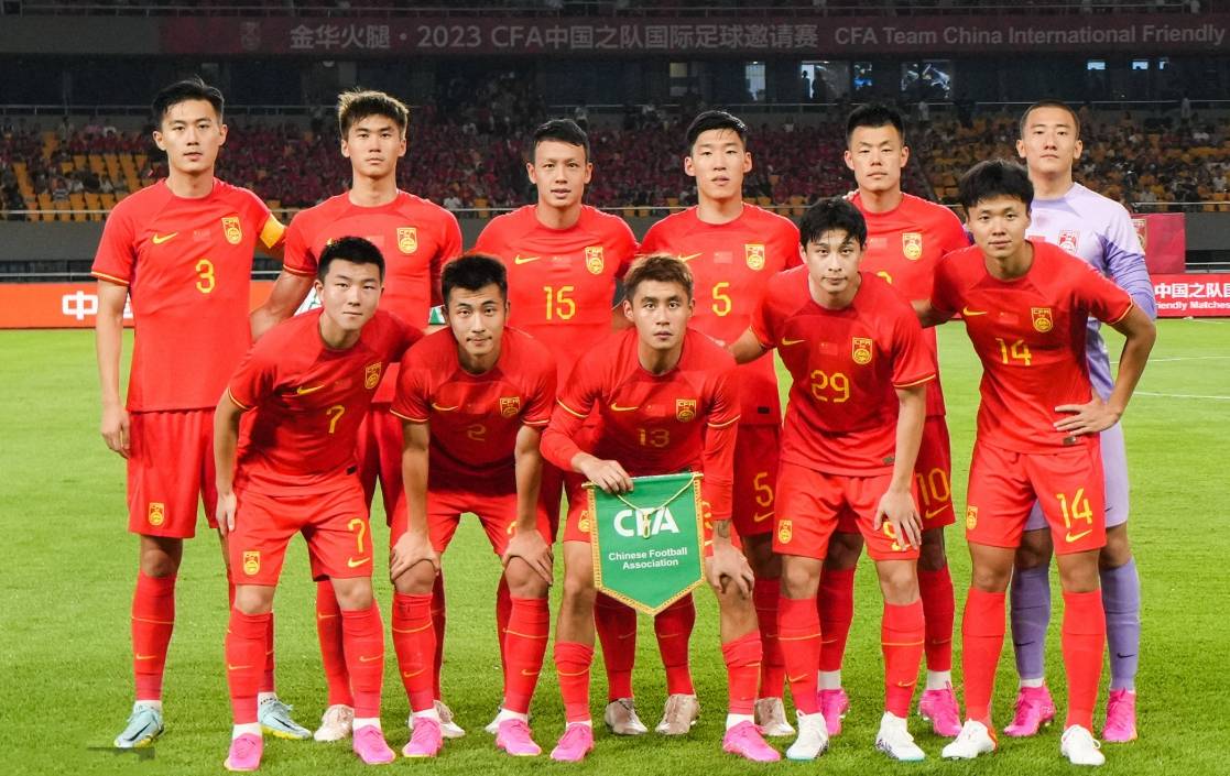 亚洲球队在国际比赛中创造佳绩，稳步上升