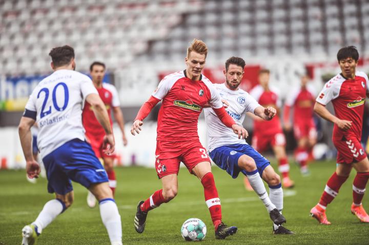 C9力克CLG，Scout极限生还后反打鏖战多局小组赛，成为赛场最大亮点