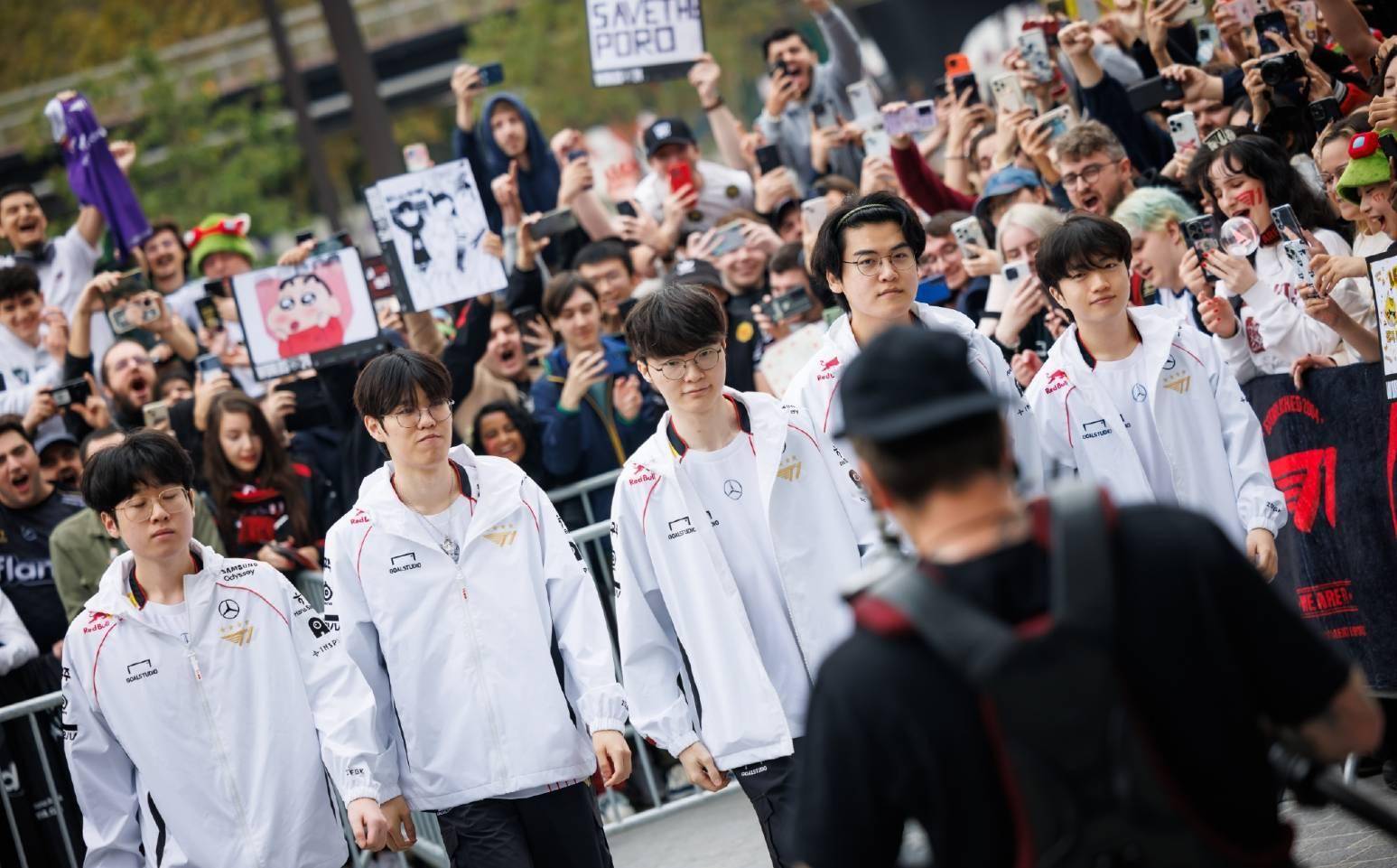 BLG鏖战DRX，Zeus操刀奇招英雄翻盘强强对话2025世界赛，锁定晋级资格的简单介绍